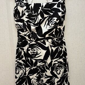 White House Black Market Floral Dress Size 4 Black White Sheath Keyhole Back